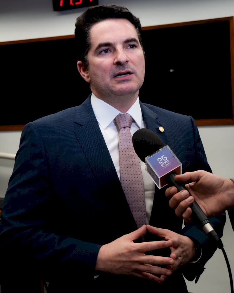 Na presidência da CPI das Americanas, Gustinho Ribeiro encerra trabalhos com aprovação de importantes propostas de alterações legislativas.