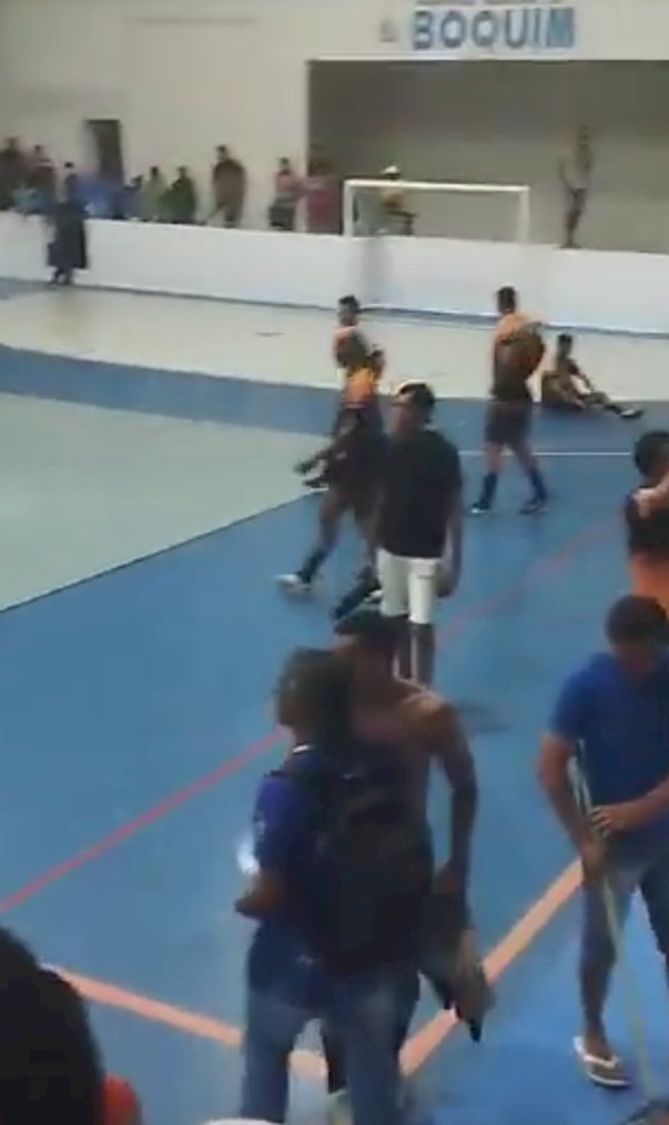 Tumulto e desorganização marcam rodada de campeonato de futsal da prefeitura de Boquim