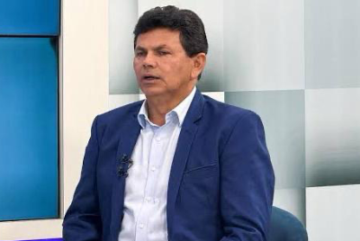 Entre a coragem e a cautela, Valmir de Francisquinho tira um mês para descobrir se é candidato ou se prefere continuar prefeito