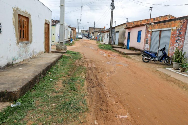 Prefeita Hilda Ribeiro autoriza pavimentação em diversas ruas no Campo da Vila.