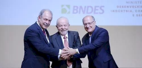 Alckmin lista êxitos do BNDES em 2023 e exalta gestão comprometida com o desenvolvimento brasileiro.