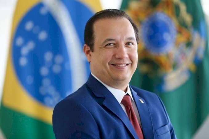 Valadares Filho deixa cargo federal e encara disputa pela Prefeitura de Aracaju